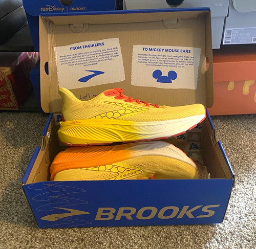 Brooks ghost rundisney - brooks, 17
